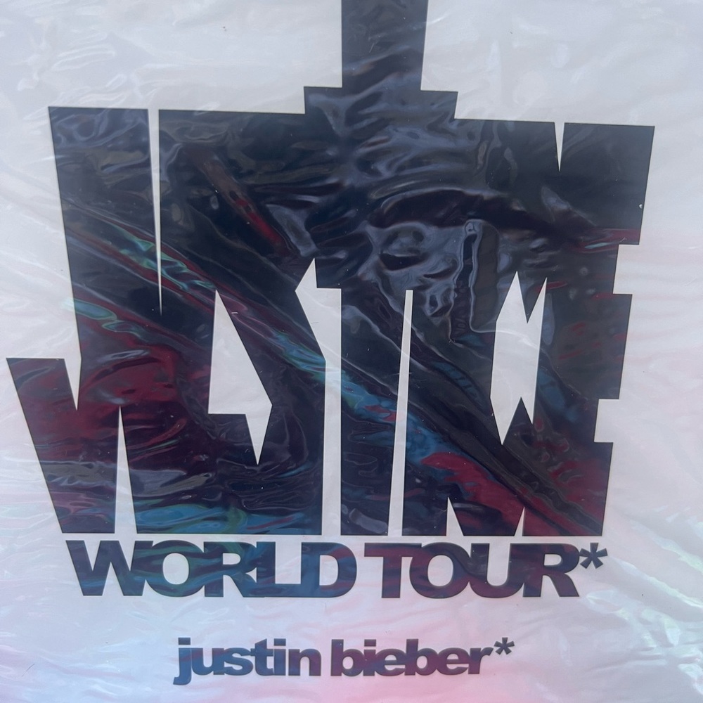 Justice world tour Justin Bieber Merch